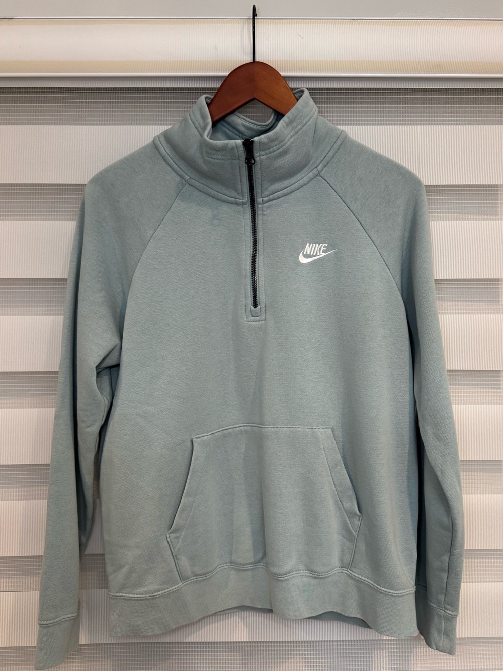 Nike Women’s Half Zip Pullover Sage Green Medium